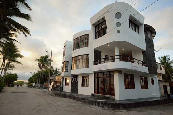 hotel, volcano, galápagos, itk