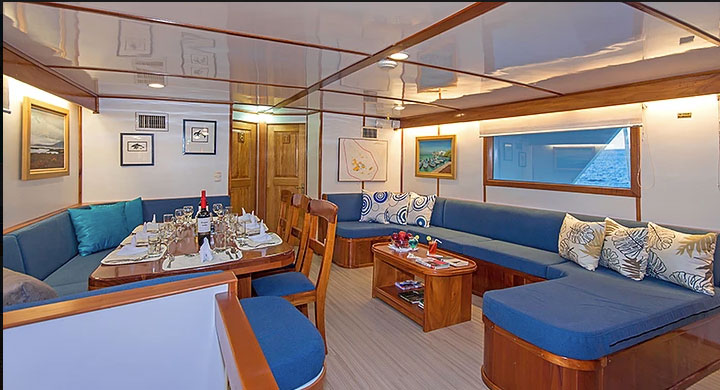 beluga, superior, cruise, galapagos, restaurant