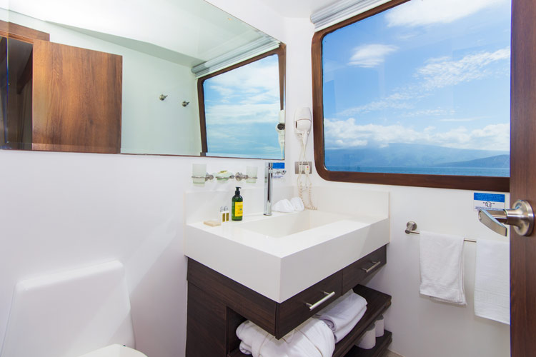 cormorant, luxe, cruise, galápagos, bathroom