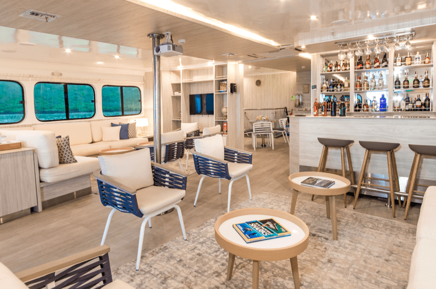 solaris, yacht, superior, cruise, galápagos, bar
