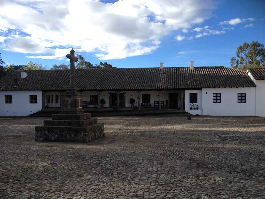 Hacienda, zuleta, otavalo, ecuador, itk, entrance