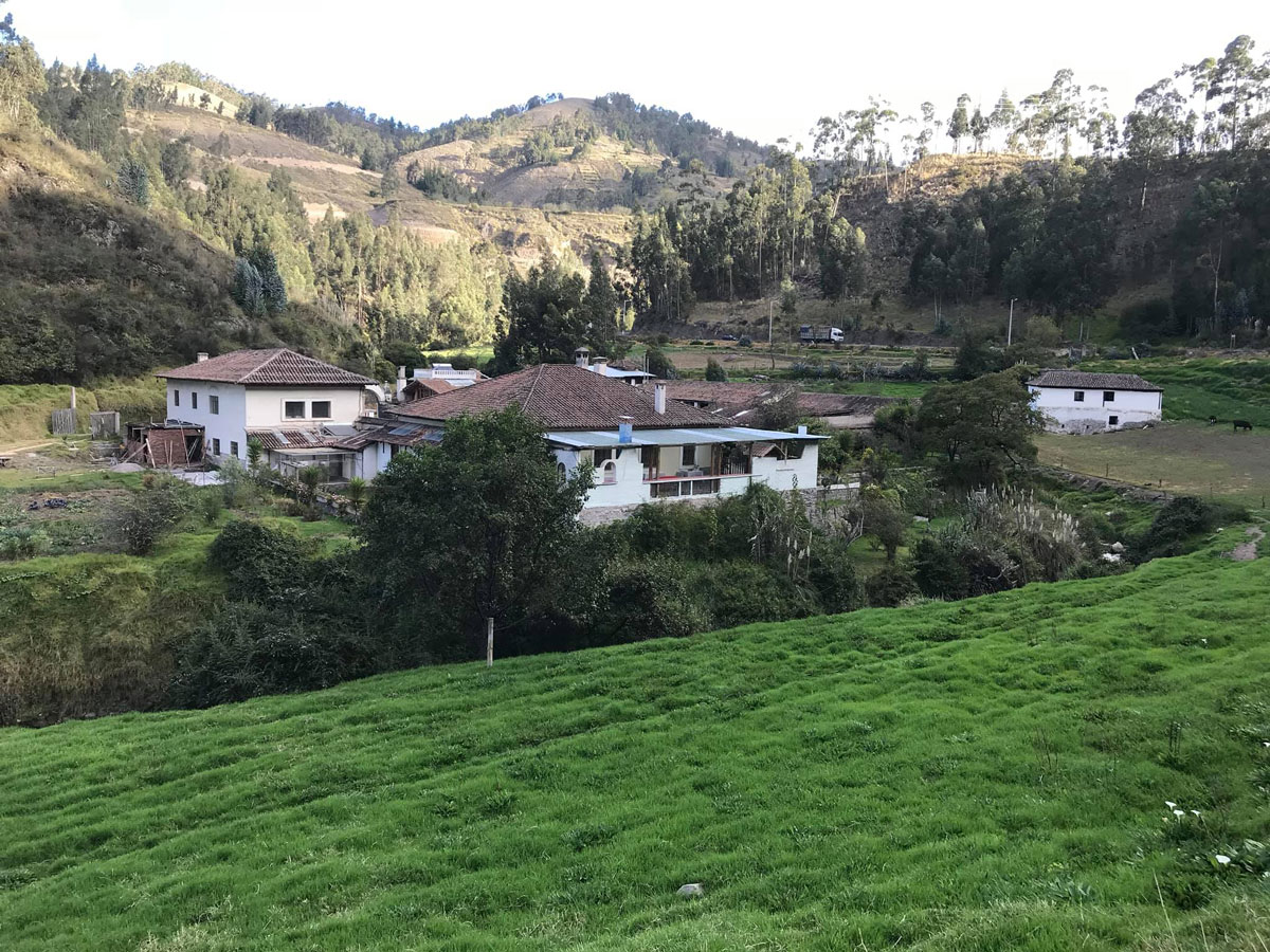 cercado, quinta, ecuador, itk, travel, main, photo