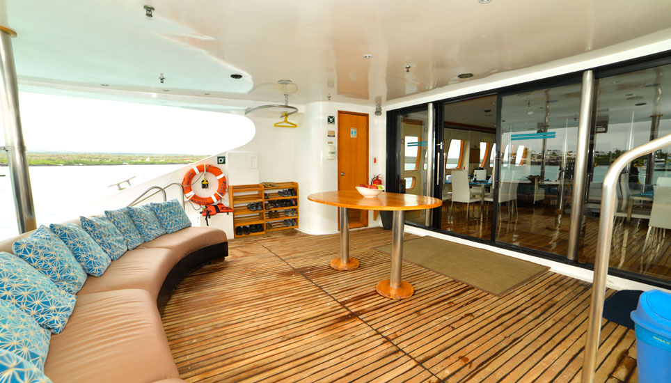 majestic, luxe, cruise, galapagos, deck