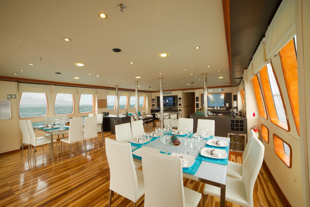 majestic, luxe, cruise, galapagos, restaurant